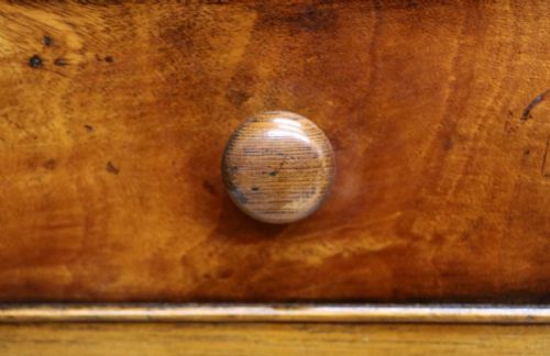 A LOVELY DIMINUTIVE MID VICTORIAN MAHOGANY CHEST OF DRAWERS - ADDITIONAL PHOTO 8