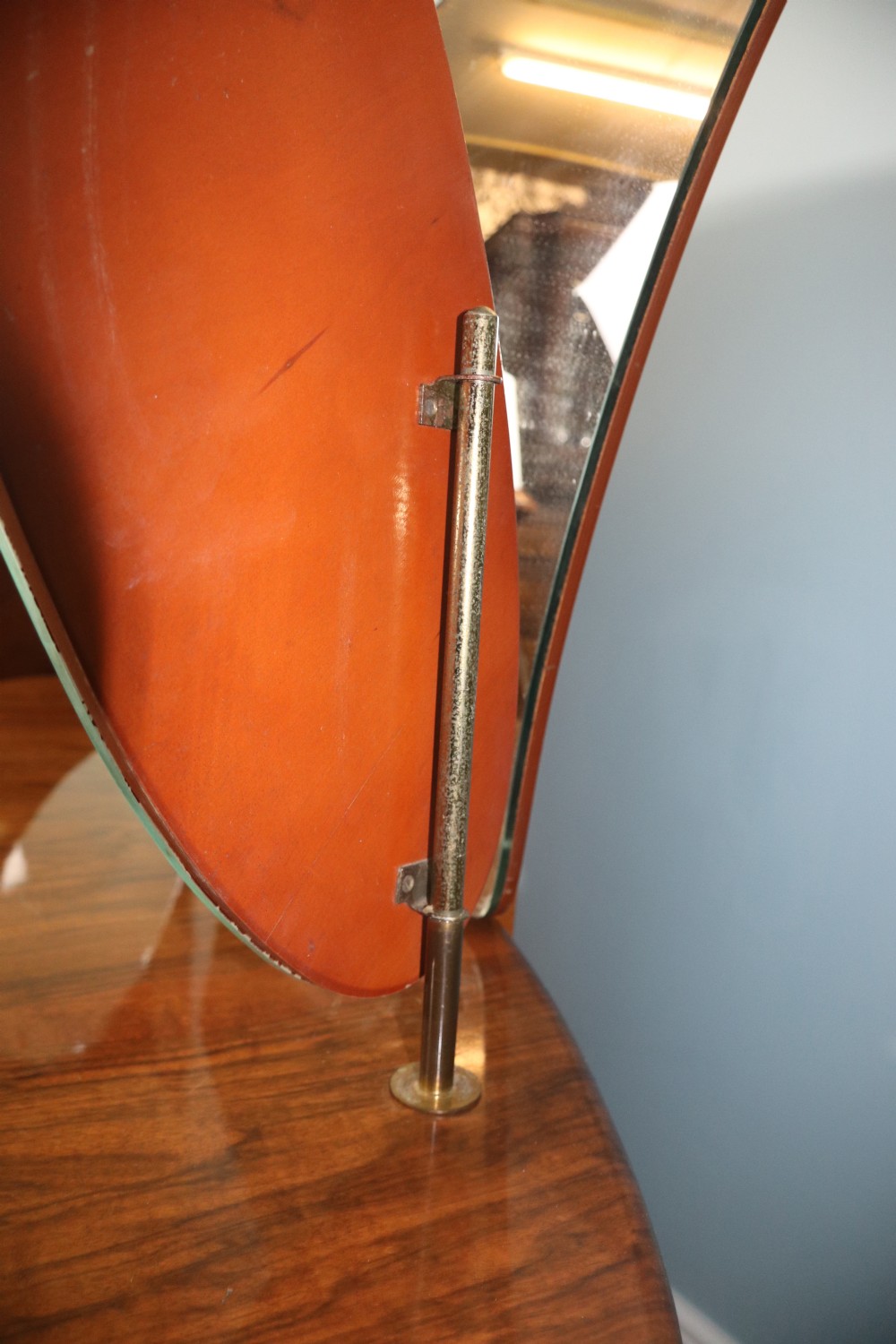 Walnut dressing table  View VII