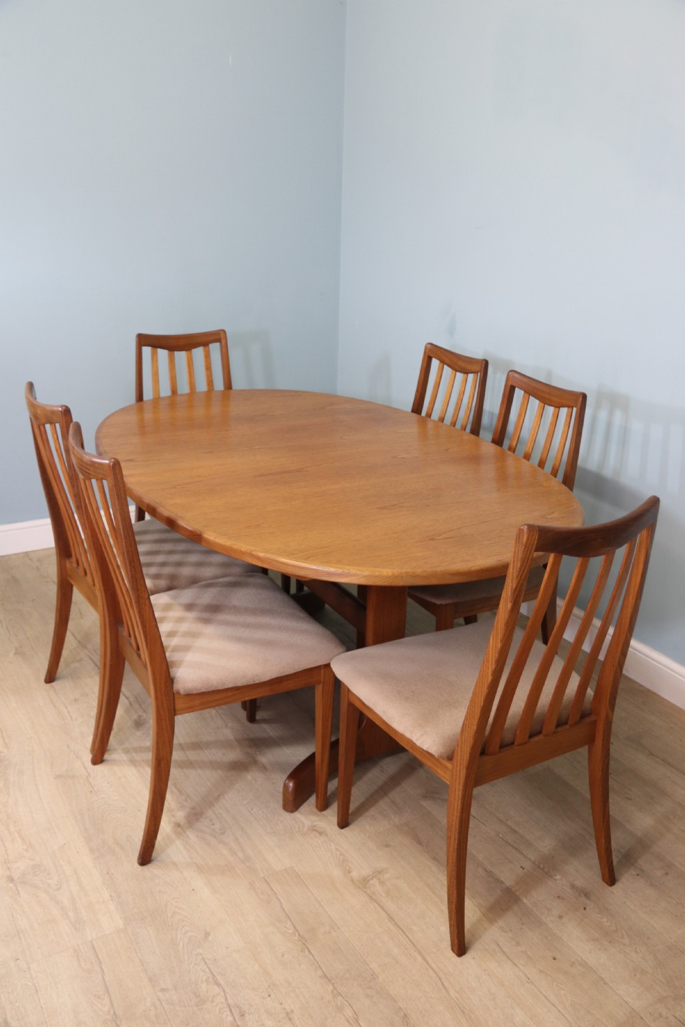 G Plan Table & 6 Chairs From The Renowned High Wycombe Based Furniture Manufacturer Ebenezer Gomme. View II