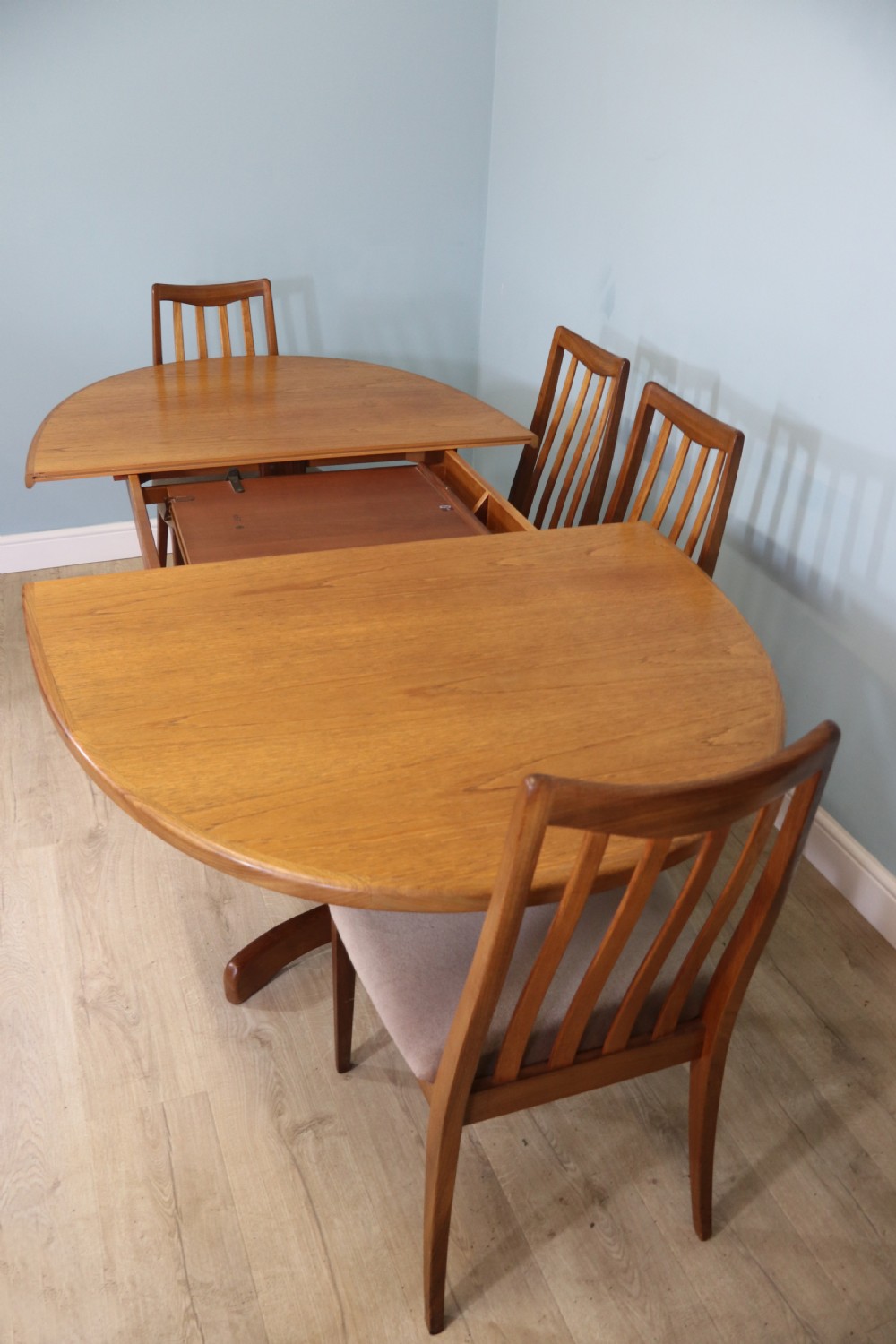 G Plan Table & 6 Chairs From The Renowned High Wycombe Based Furniture Manufacturer Ebenezer Gomme. View IV
