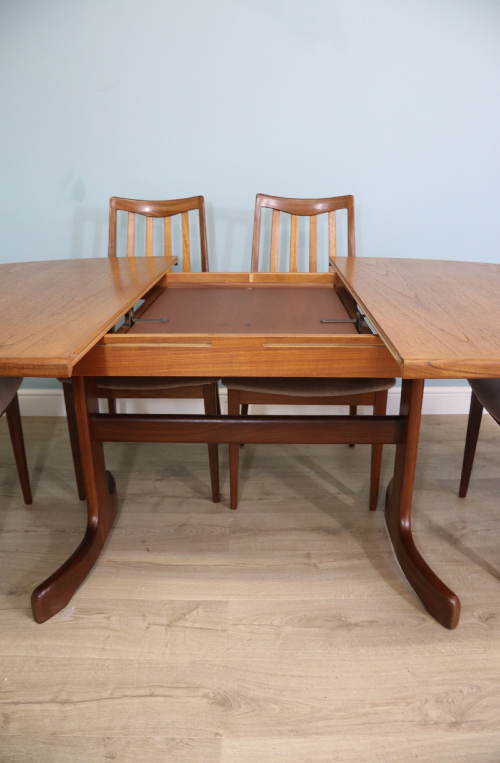 G Plan Table & 6 Chairs From The Renowned High Wycombe Based Furniture Manufacturer Ebenezer Gomme. View V