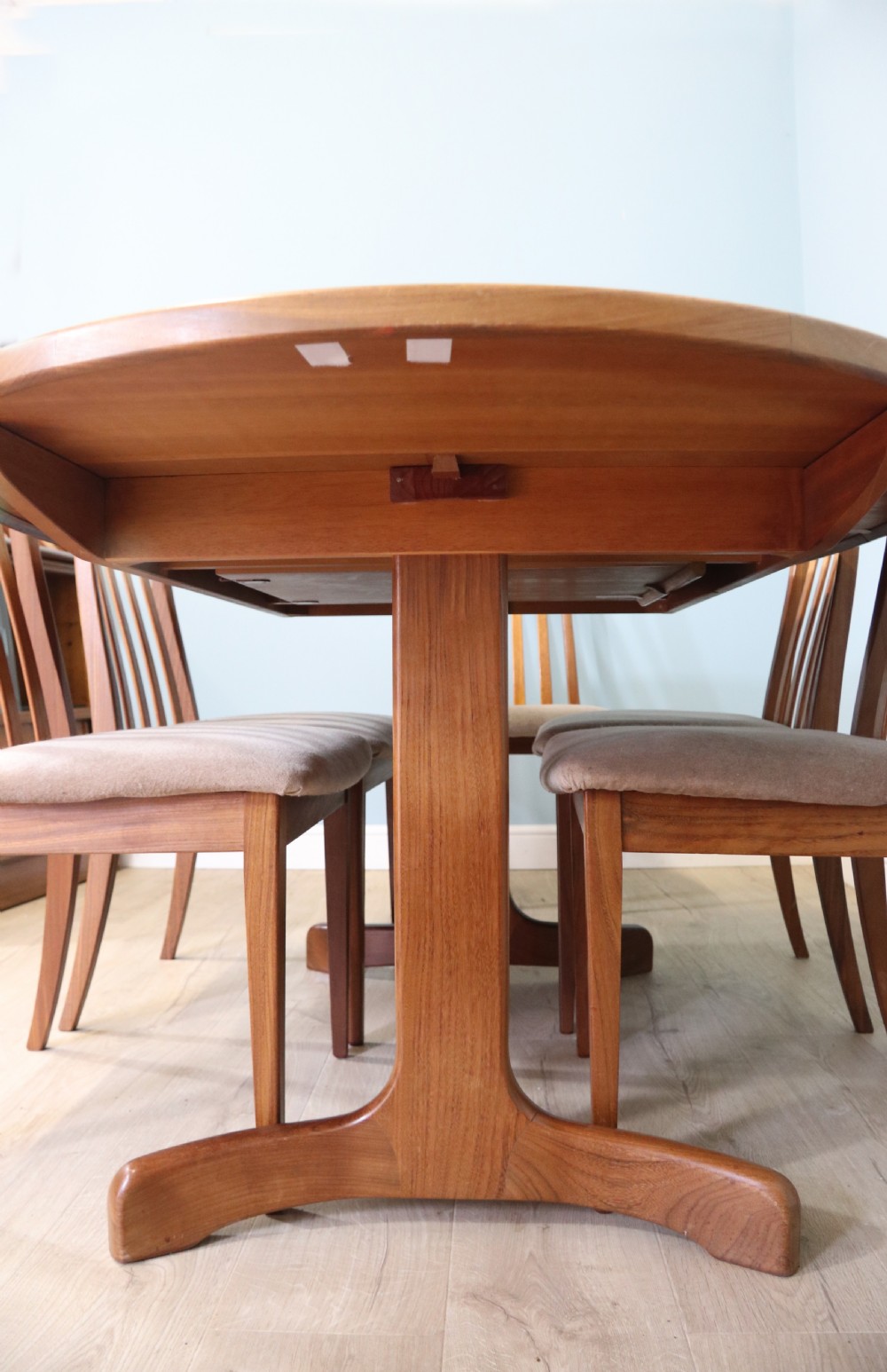 G Plan Table & 6 Chairs From The Renowned High Wycombe Based Furniture Manufacturer Ebenezer Gomme. View VIII