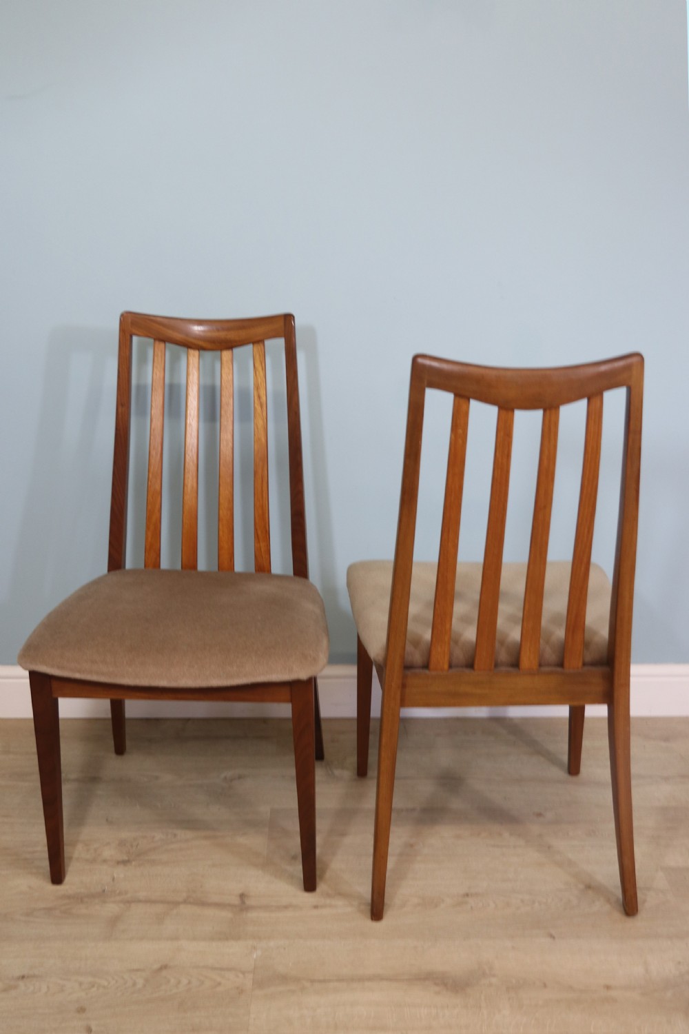 G Plan Table & 6 Chairs From The Renowned High Wycombe Based Furniture Manufacturer Ebenezer Gomme. View X