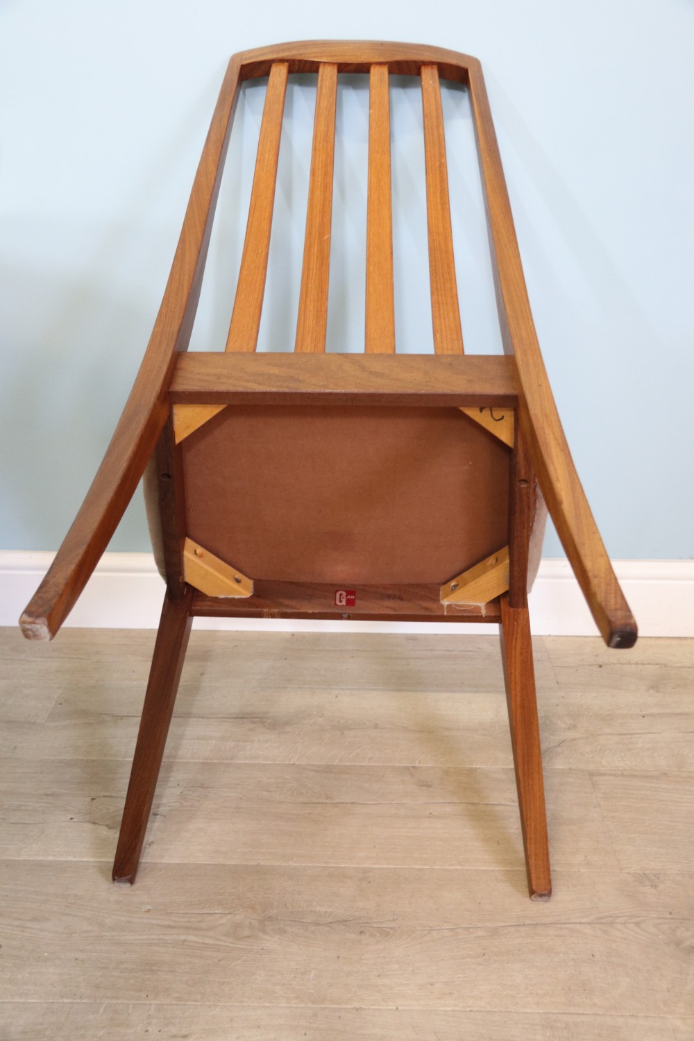 G Plan Table & 6 Chairs From The Renowned High Wycombe Based Furniture Manufacturer Ebenezer Gomme. View XII