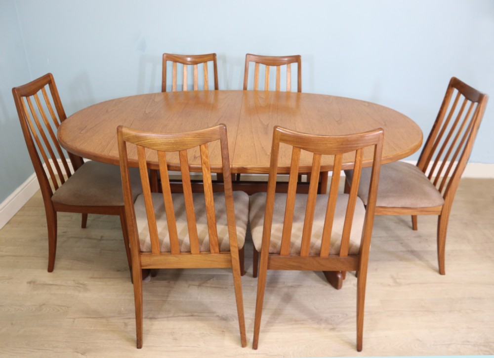 G Plan Table & 6 Chairs From The Renowned High Wycombe Based Furniture Manufacturer Ebenezer Gomme.
