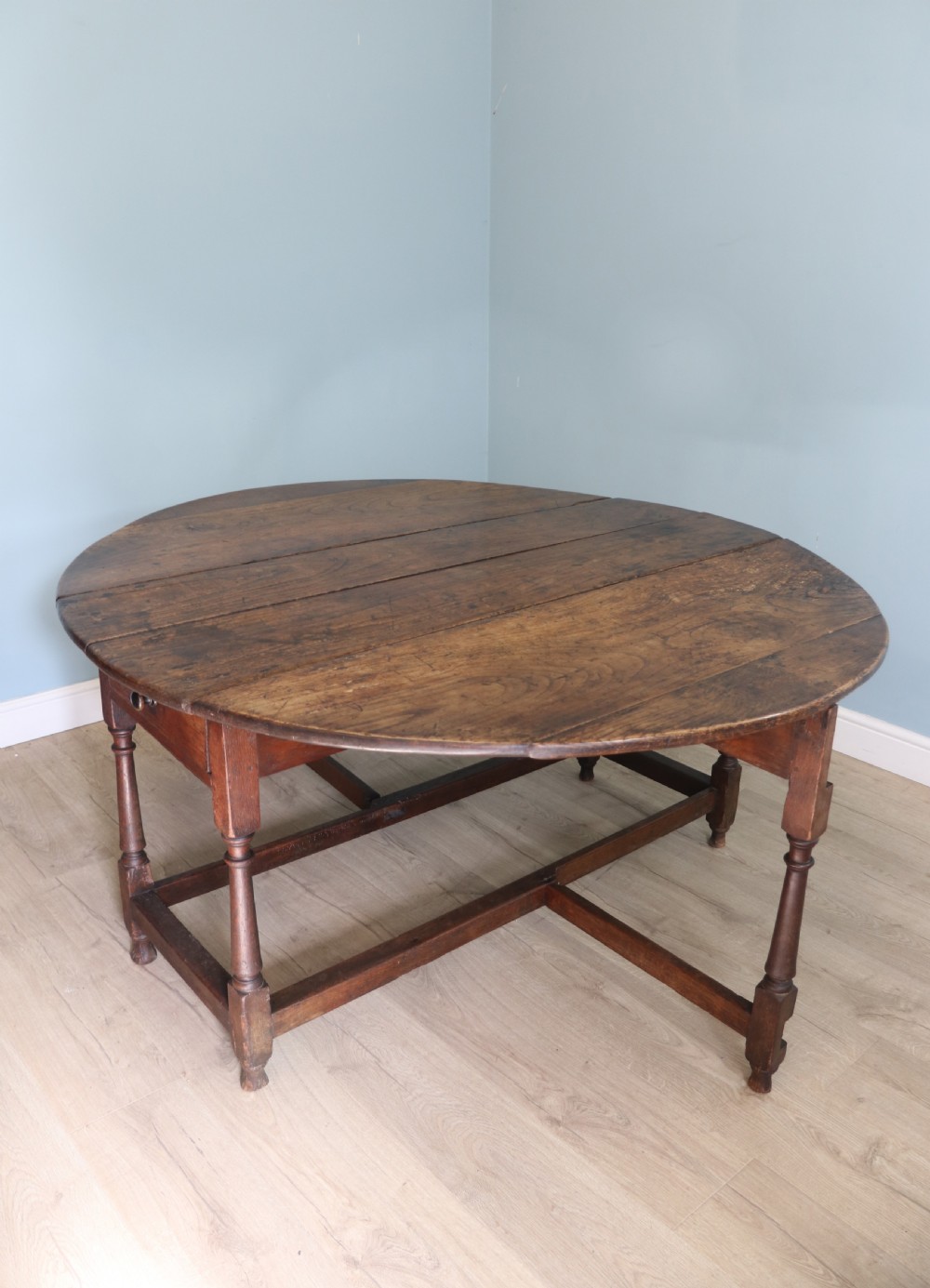18th Century oak drop leaf dining table