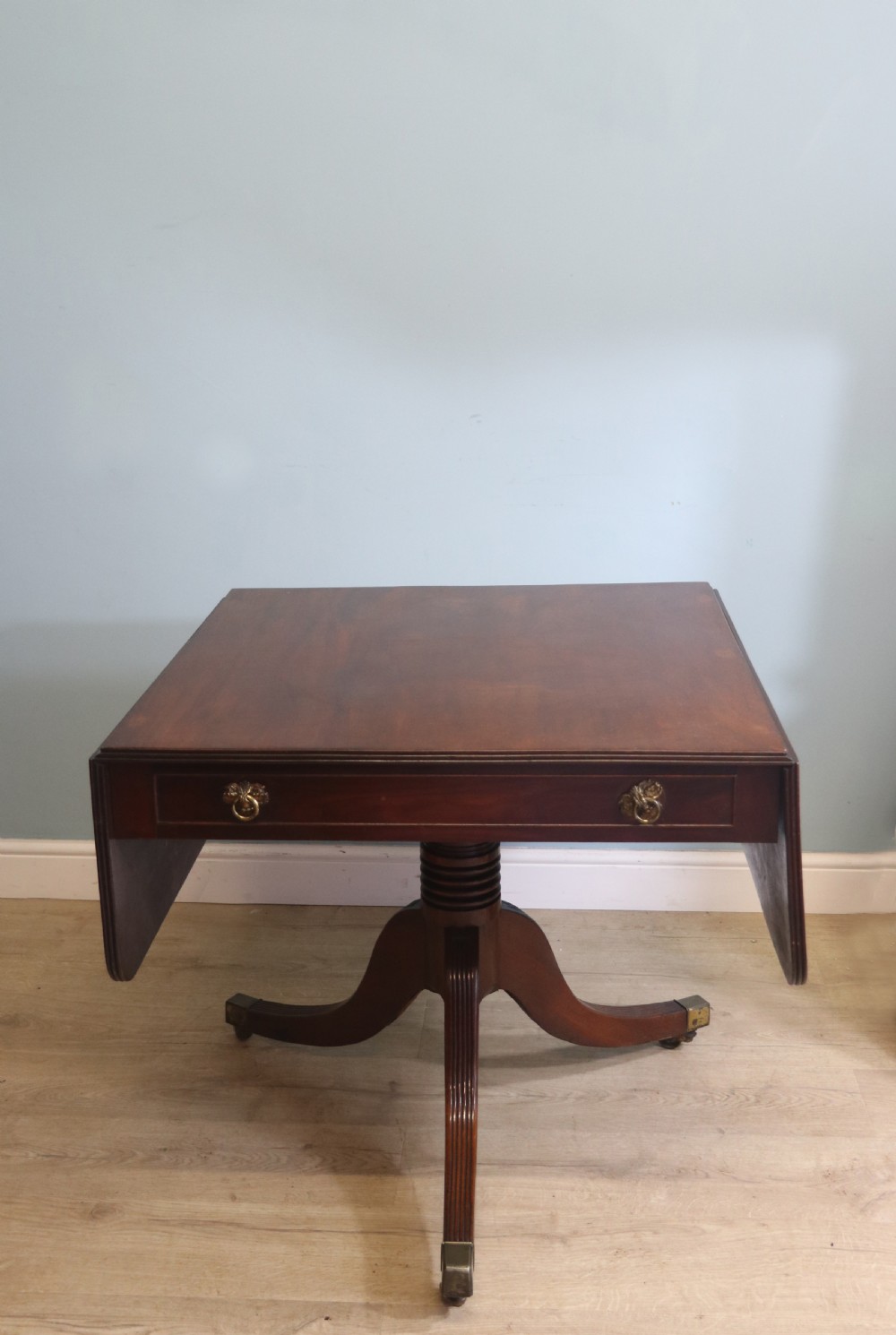 Georgian mahogany pedestal Pembroke table