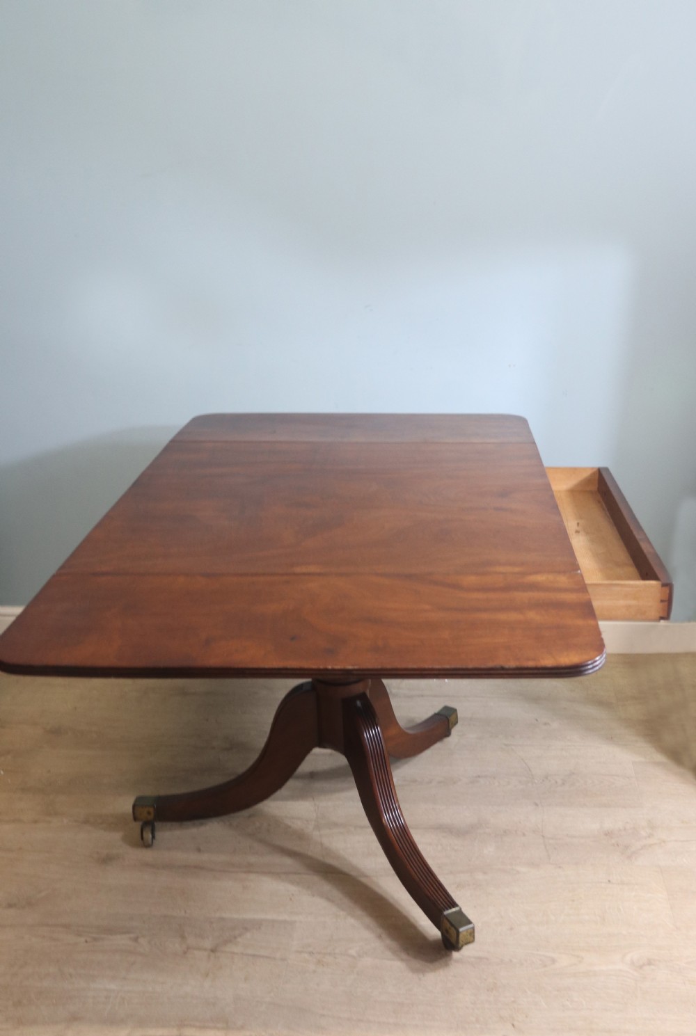 Georgian mahogany pedestal Pembroke table View IV