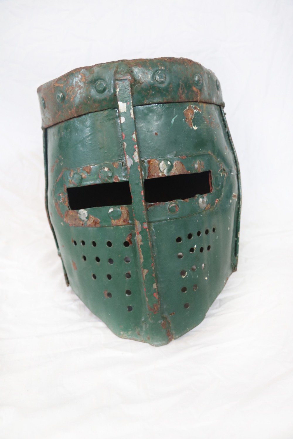 Primitive re-enactment joisting helmet