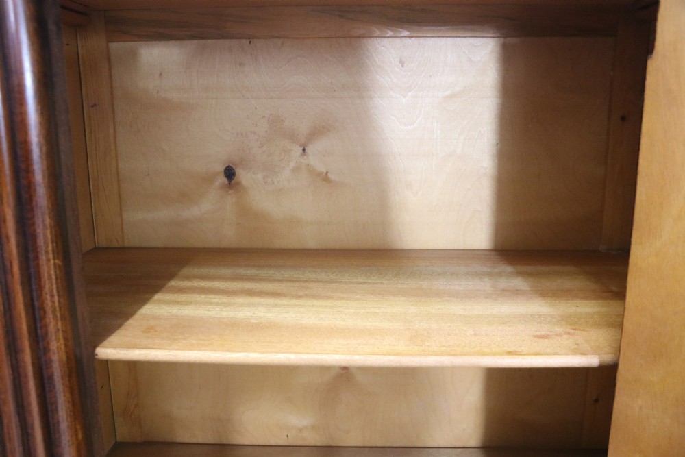 A lovely & unusual oak veneered 1930’s three-piece View VI