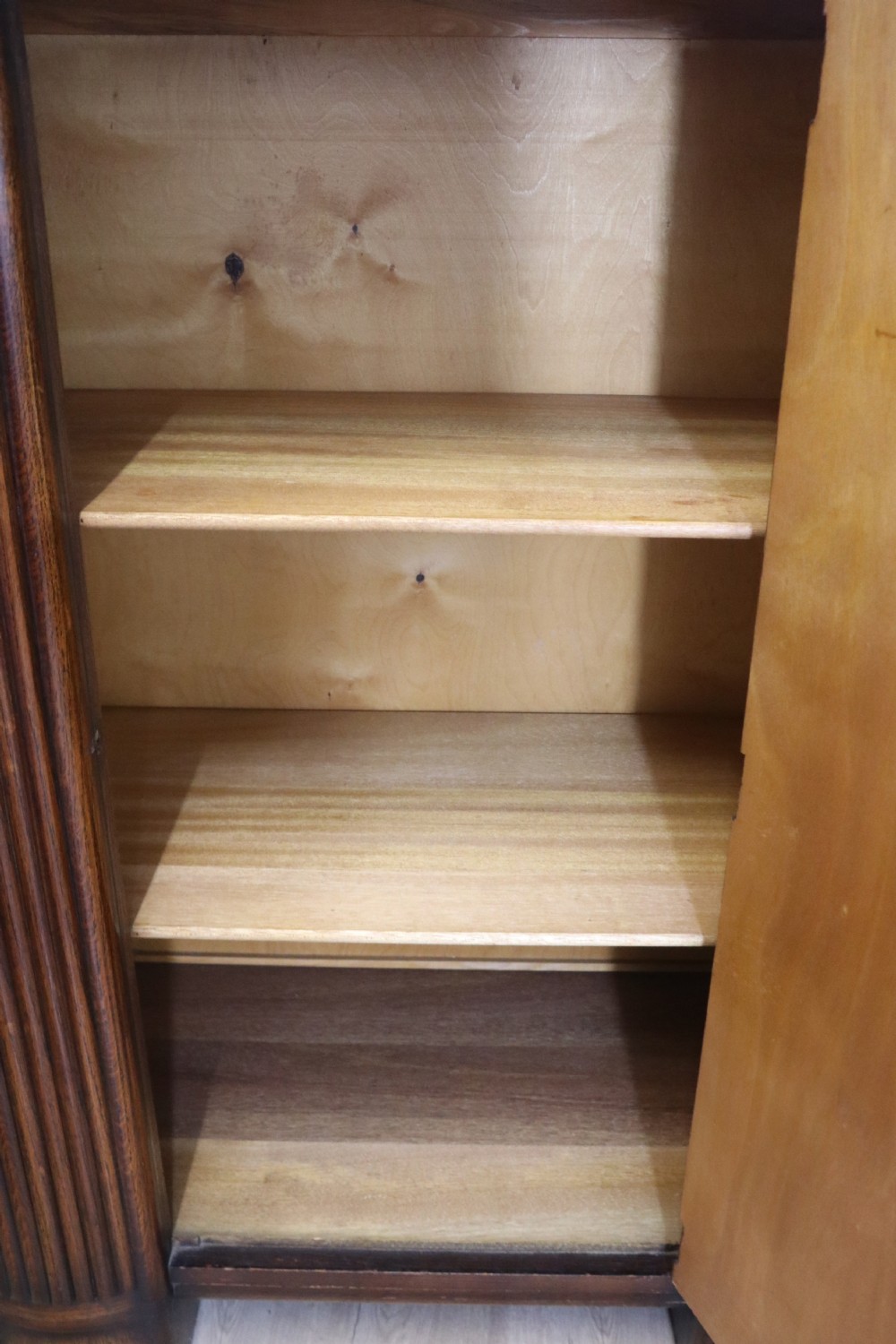 A lovely & unusual oak veneered 1930’s three-piece View VII