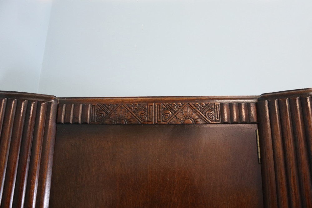 A lovely & unusual oak veneered 1930’s three-piece View XII
