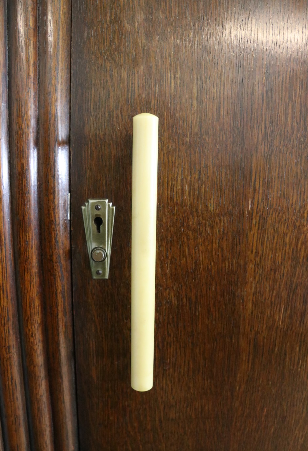 A lovely & unusual oak veneered 1930’s three-piece View XIII