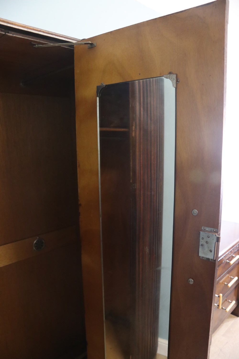 A lovely & unusual oak veneered 1930’s three-piece View XIV