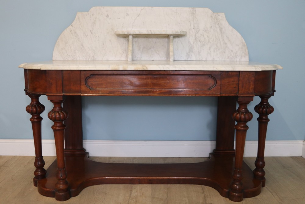 A lovely top quality Victorian Duchess washstand