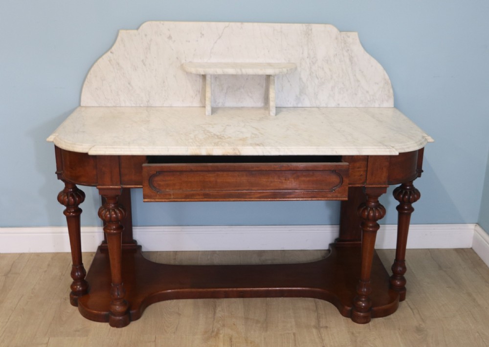 A lovely top quality Victorian Duchess washstand View III