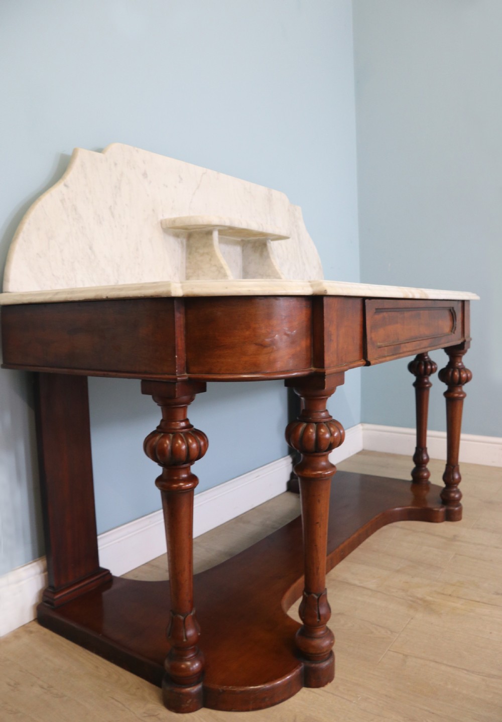 A lovely top quality Victorian Duchess washstand View V