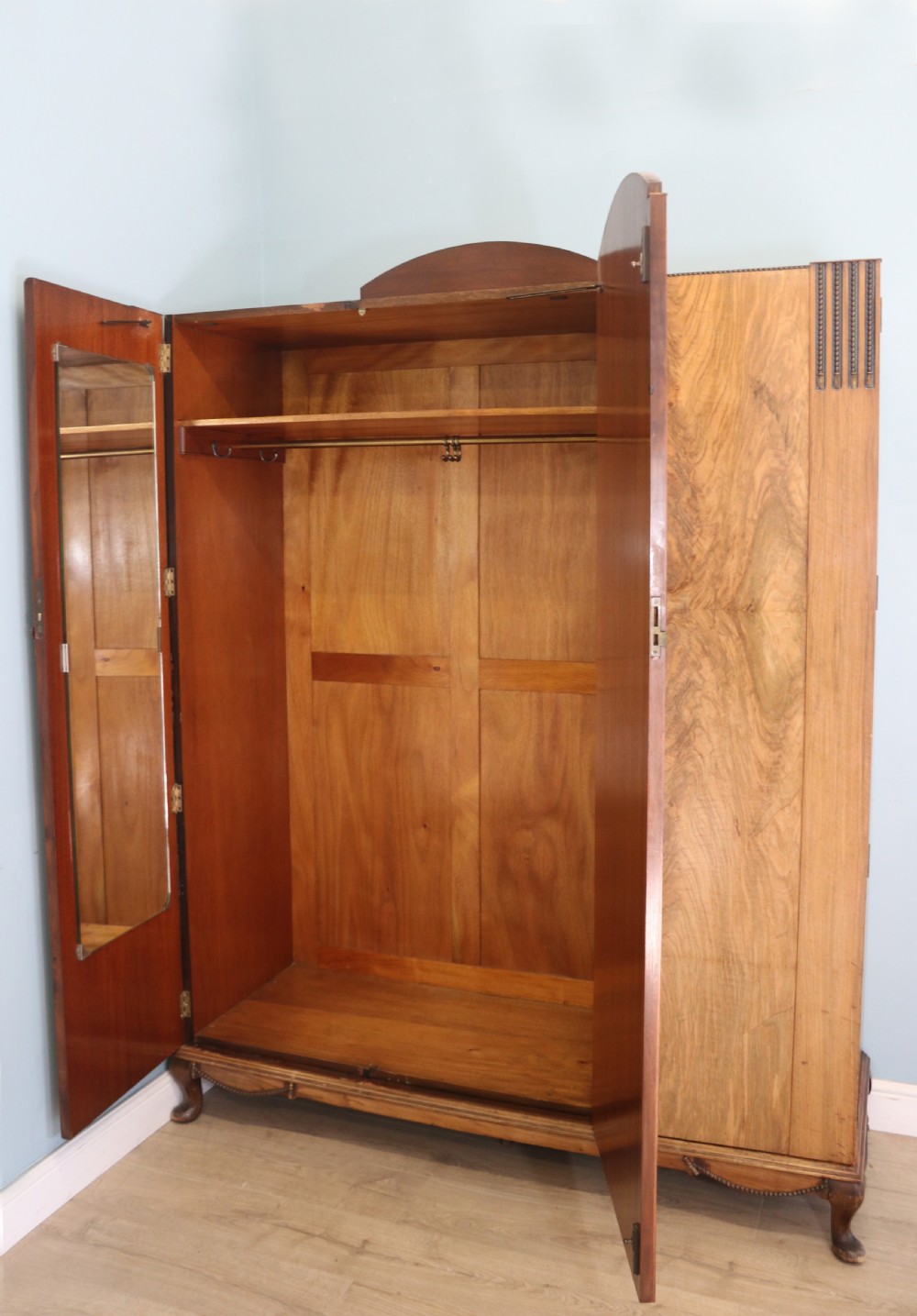 Top quality early 20th century walnut veneered wardrobe with Art Deco influences in the design. View IV