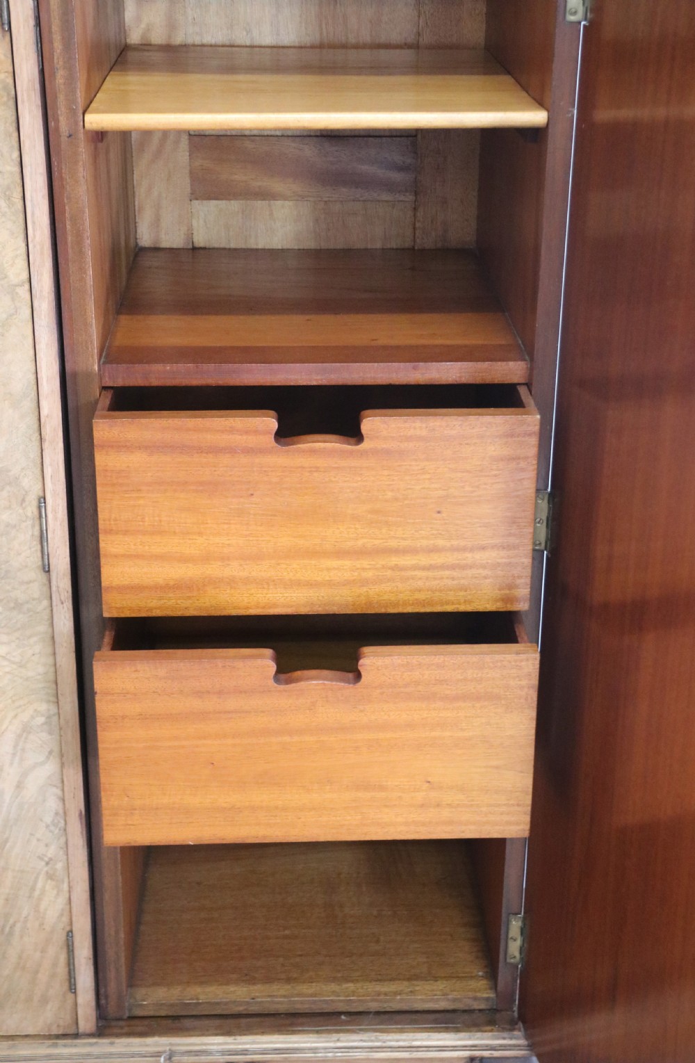 Top quality early 20th century walnut veneered wardrobe with Art Deco influences in the design. View XIV