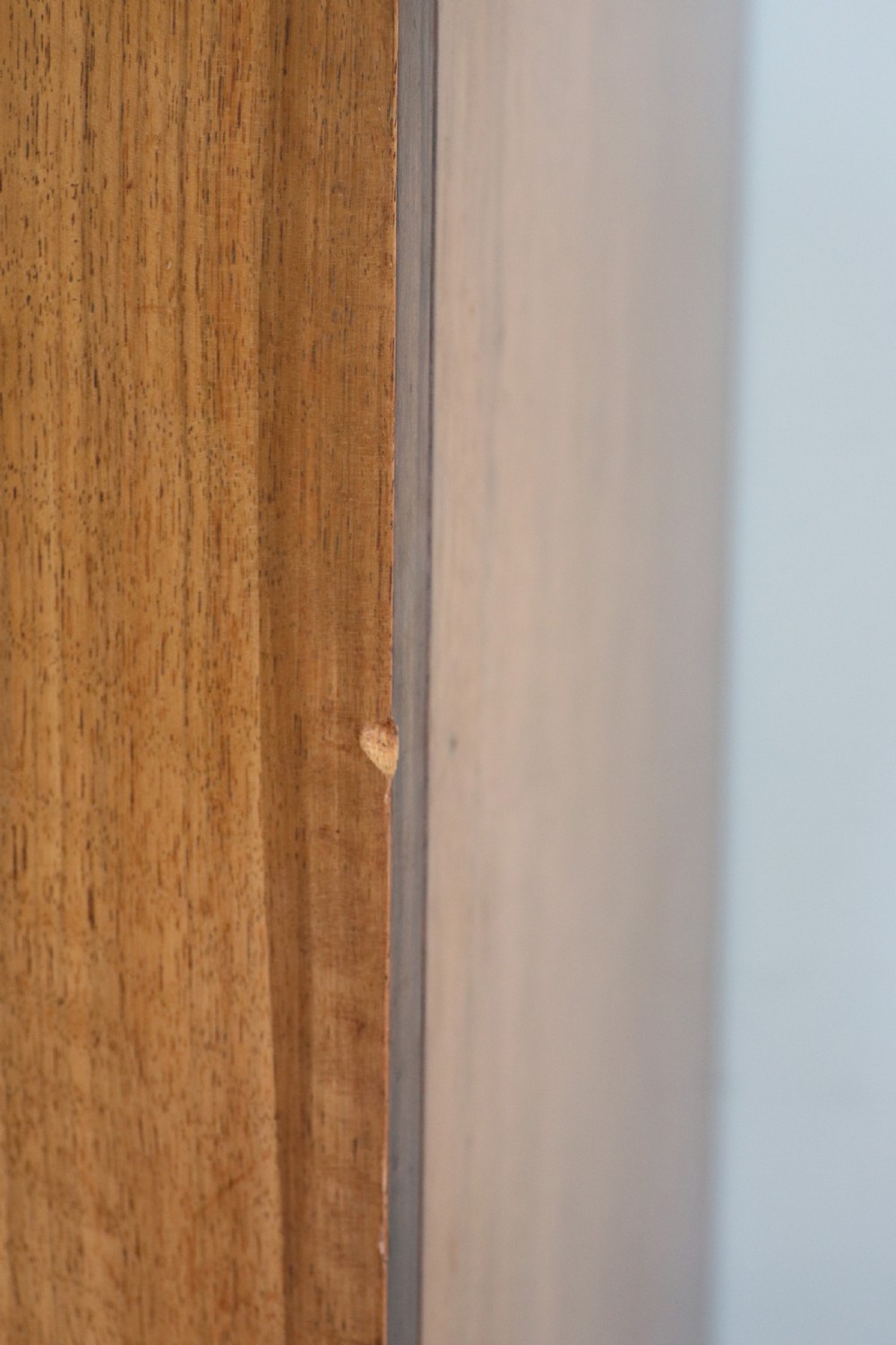 Top quality early 20th century walnut veneered wardrobe with Art Deco influences in the design. View XVII