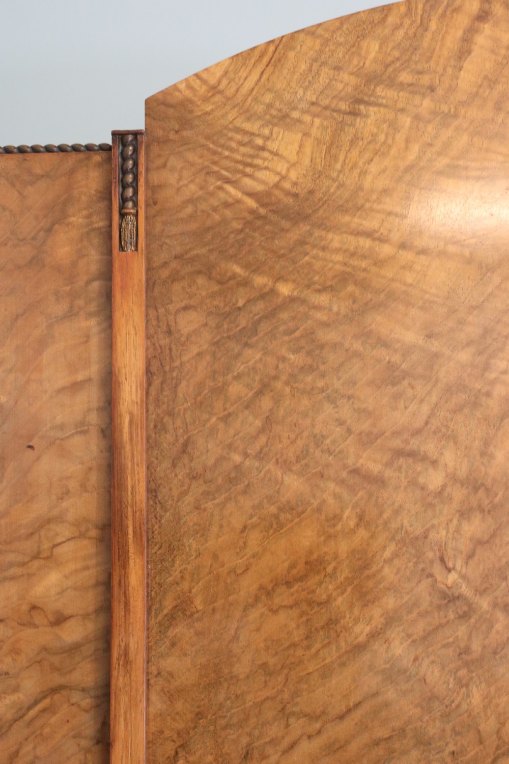 Top quality early 20th century walnut veneered wardrobe with Art Deco influences in the design. View XXX