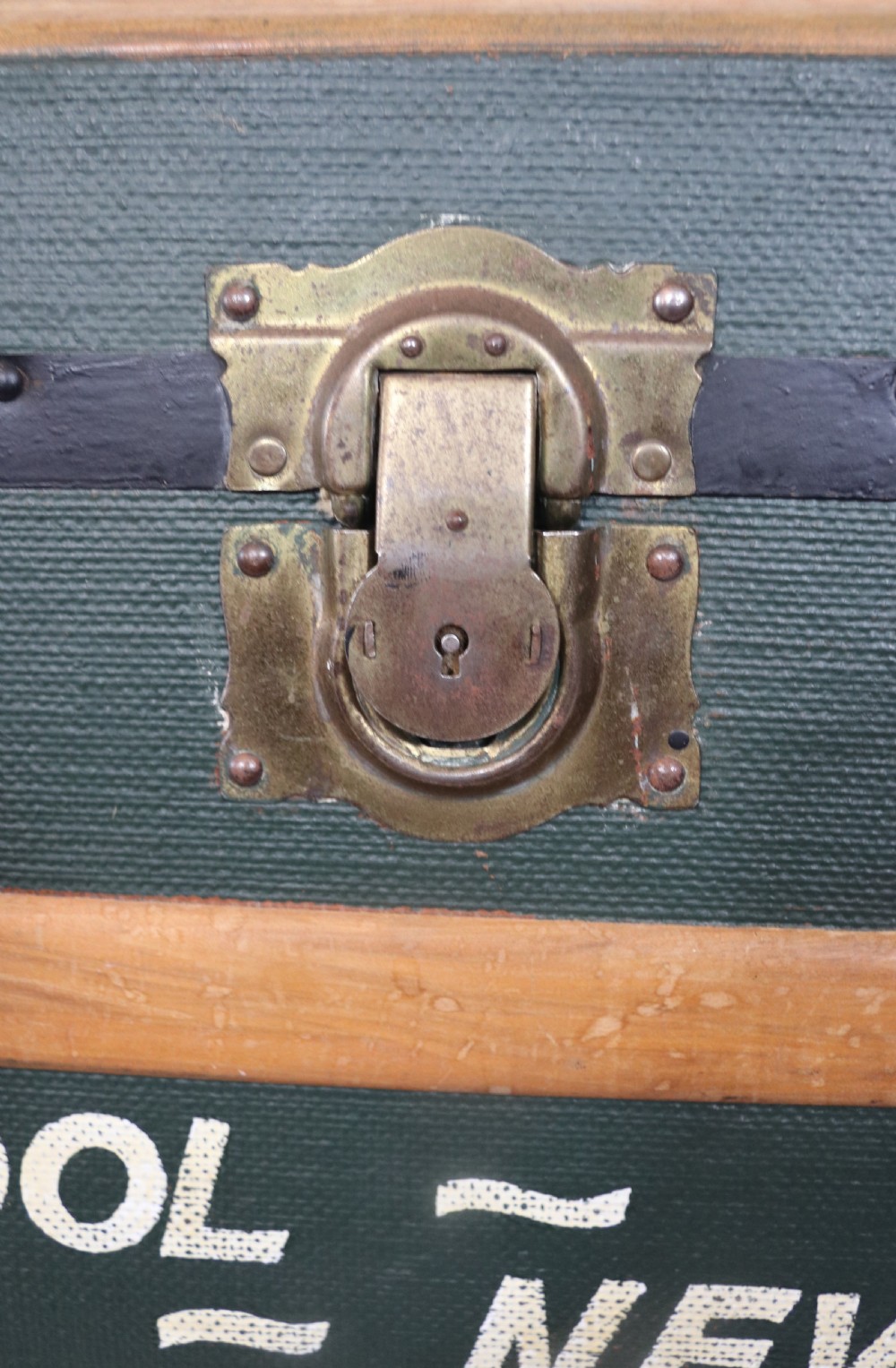 White Star line Liverpool – New York trunk View V