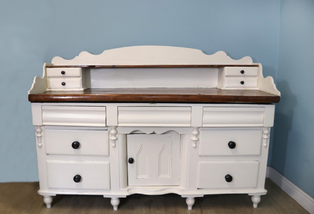 Lovely true Victorian dresser 
