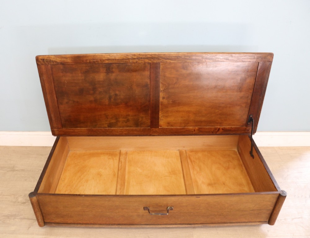 A lovely early 20th century oak under the bed storage box View VI