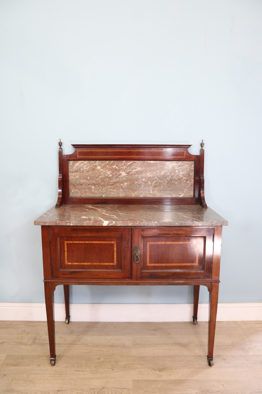 A lovely small Edwardian washstand! 