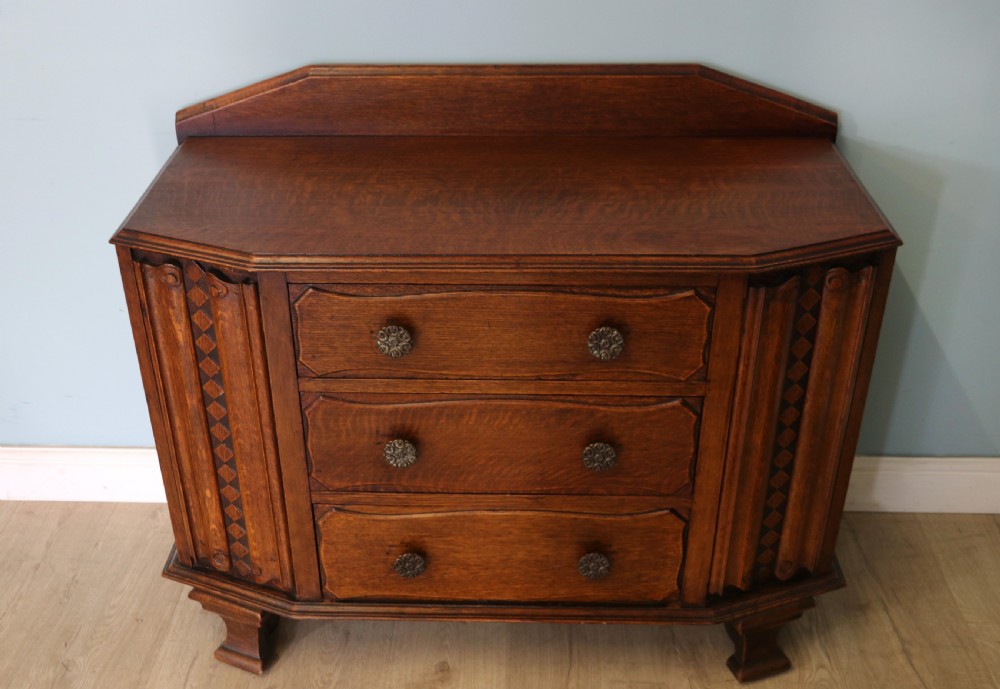Oak 1930's chest of drawers  View II