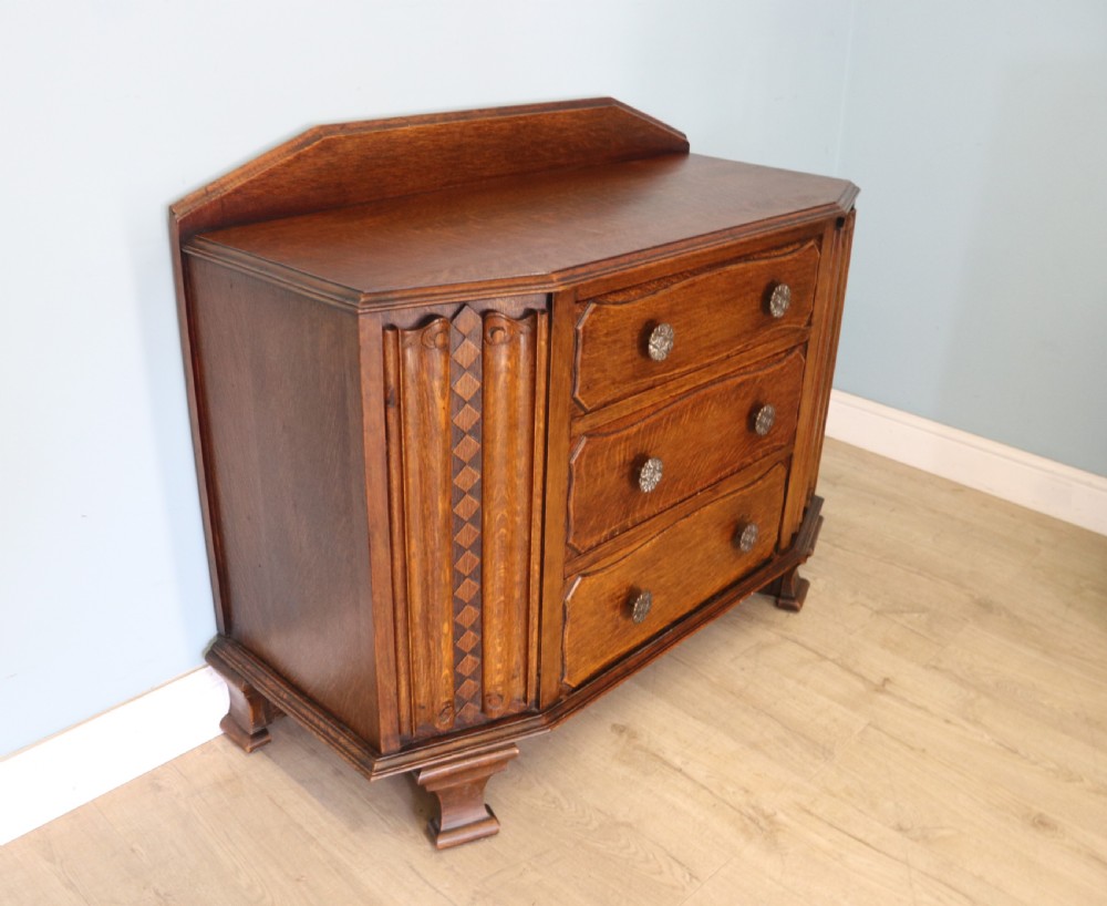 Oak 1930's chest of drawers  View III