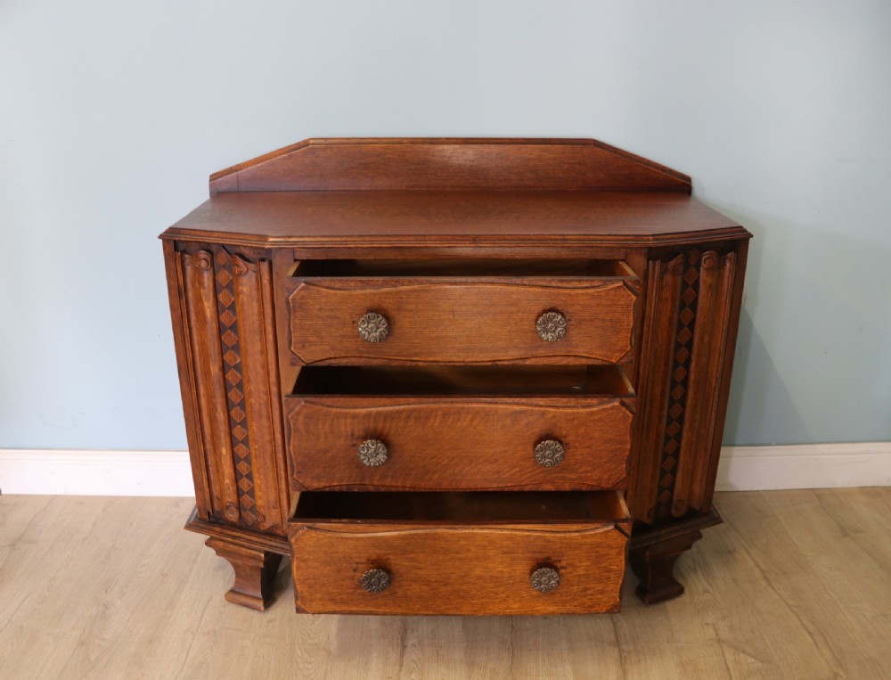 Oak 1930's chest of drawers  View V