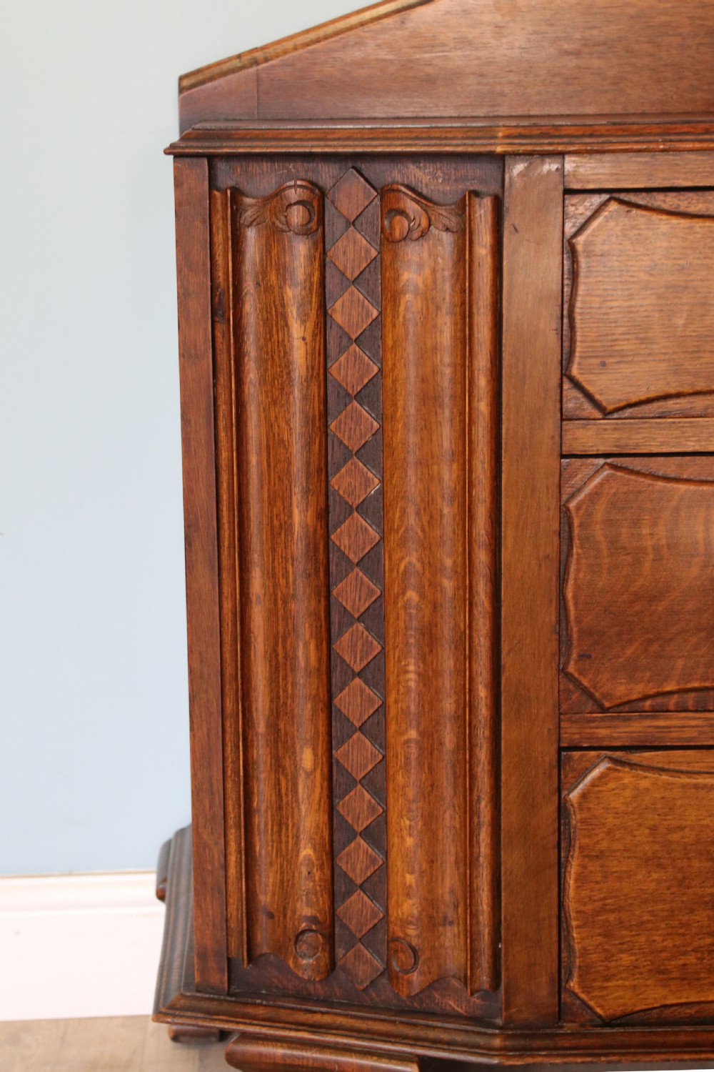 Oak 1930's chest of drawers  View VIII