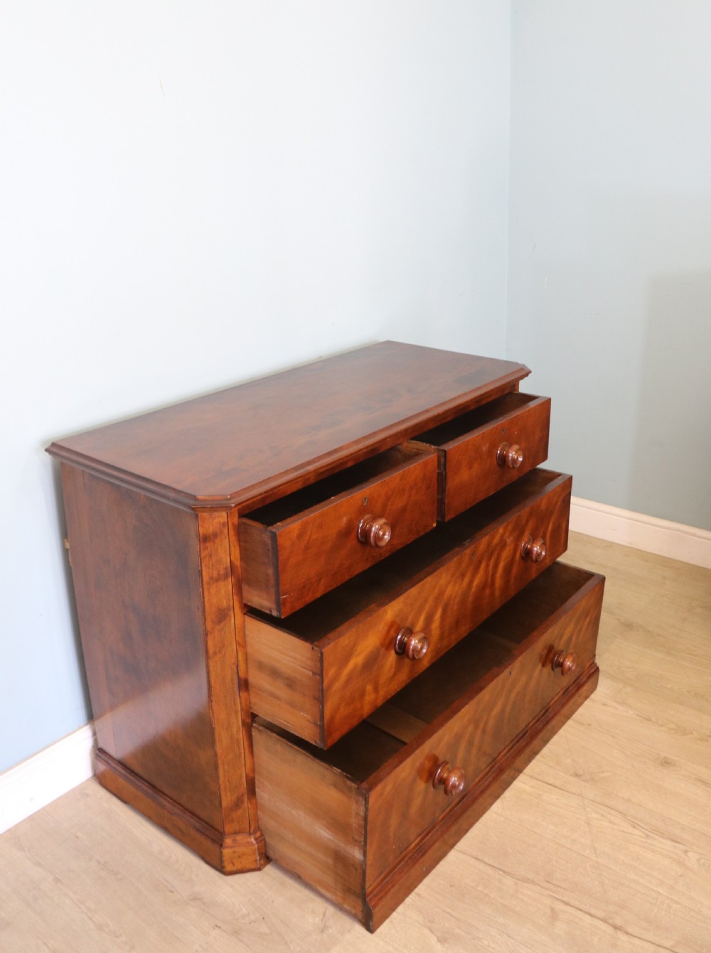 Lovely genuine Victorian small mahogany chest View IV