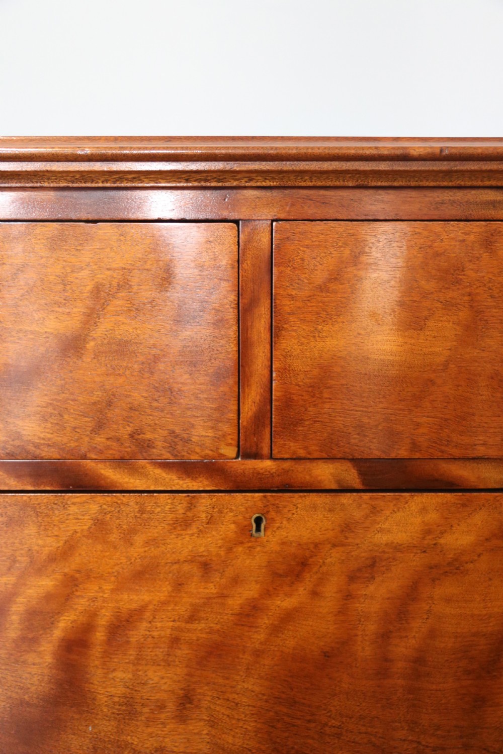 Lovely genuine Victorian small mahogany chest View VIII