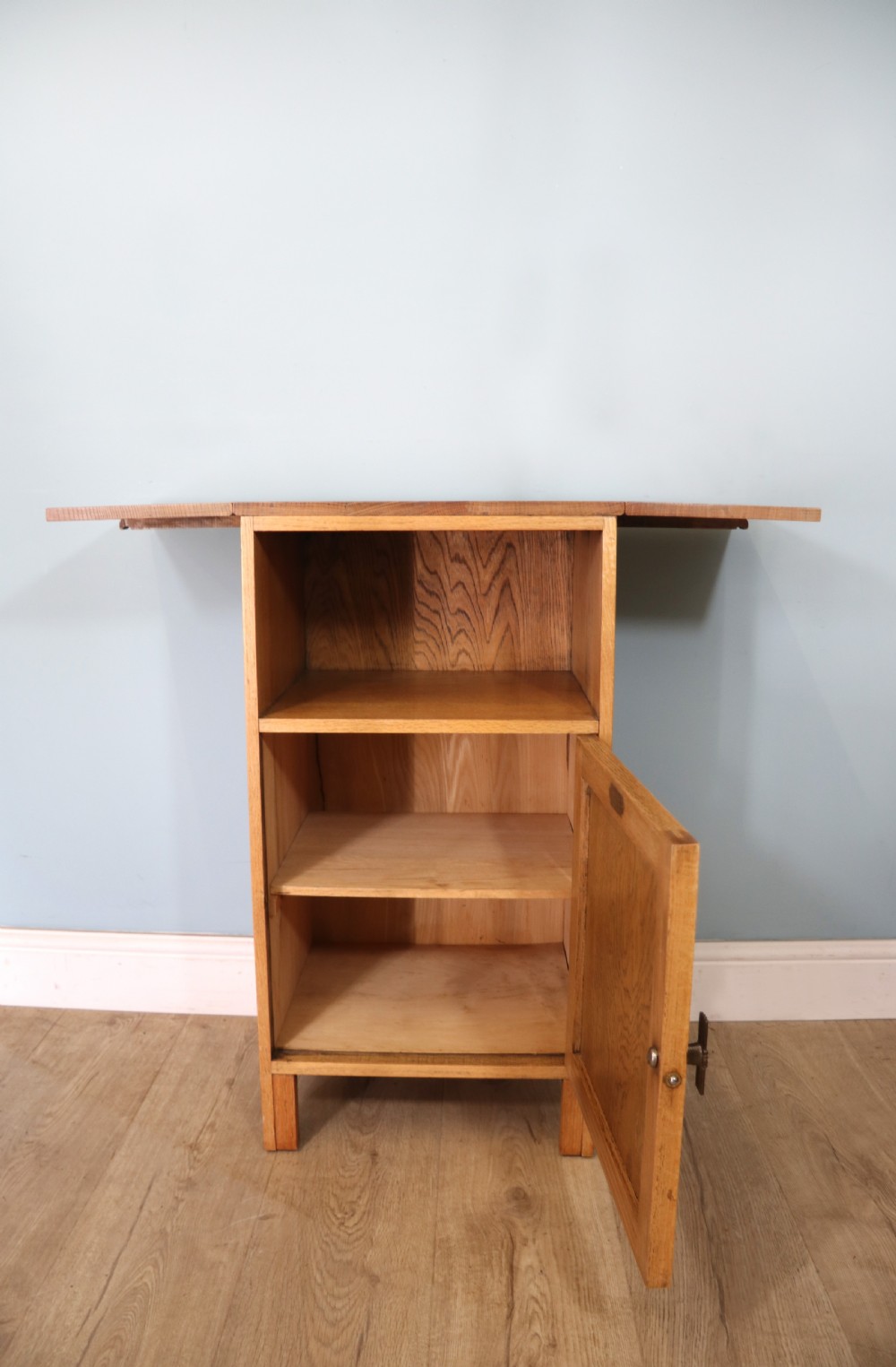 Waring and Gillows of Lancaster light oak bedside cabinet View VIII
