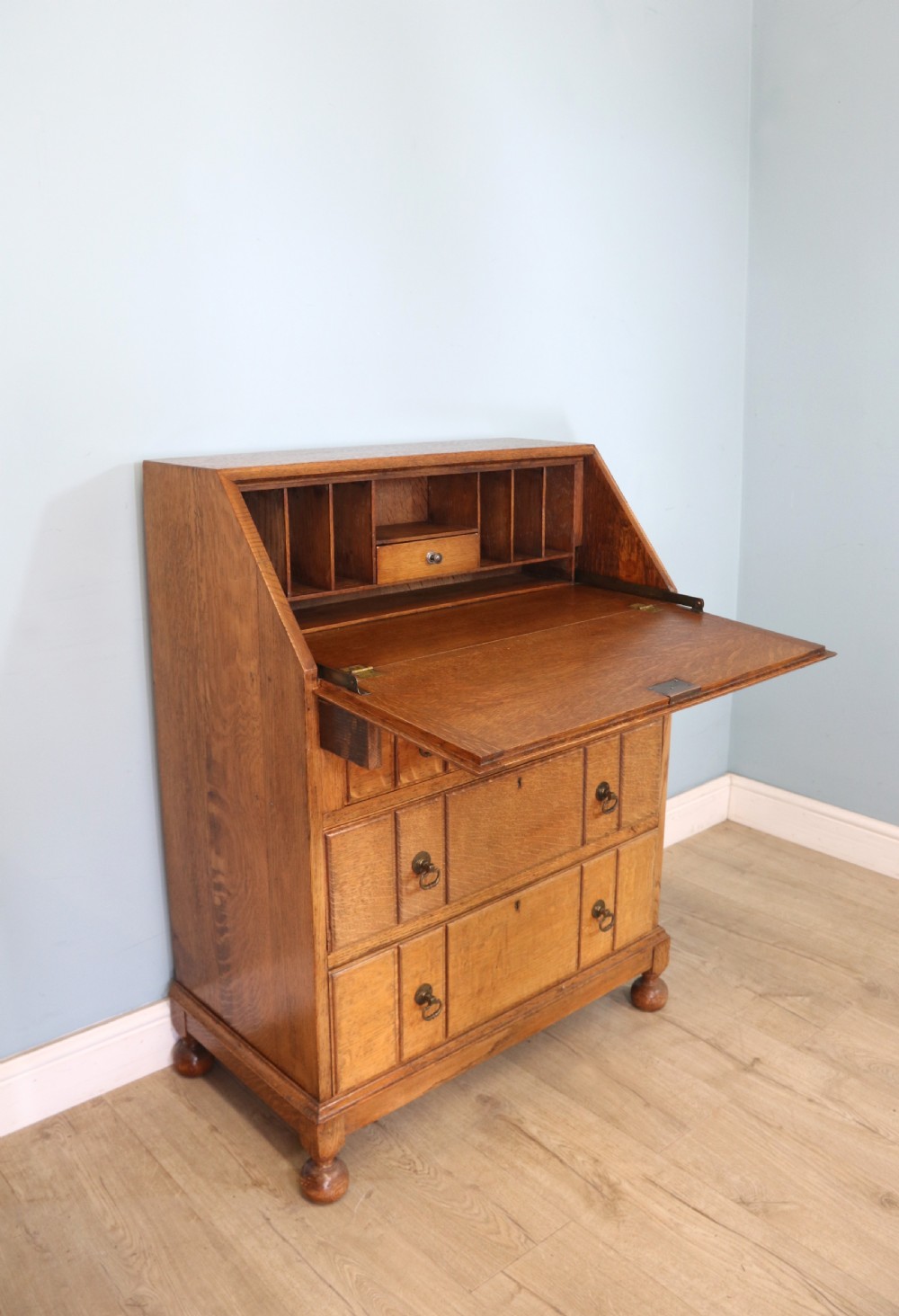 1930s oak bureau View II