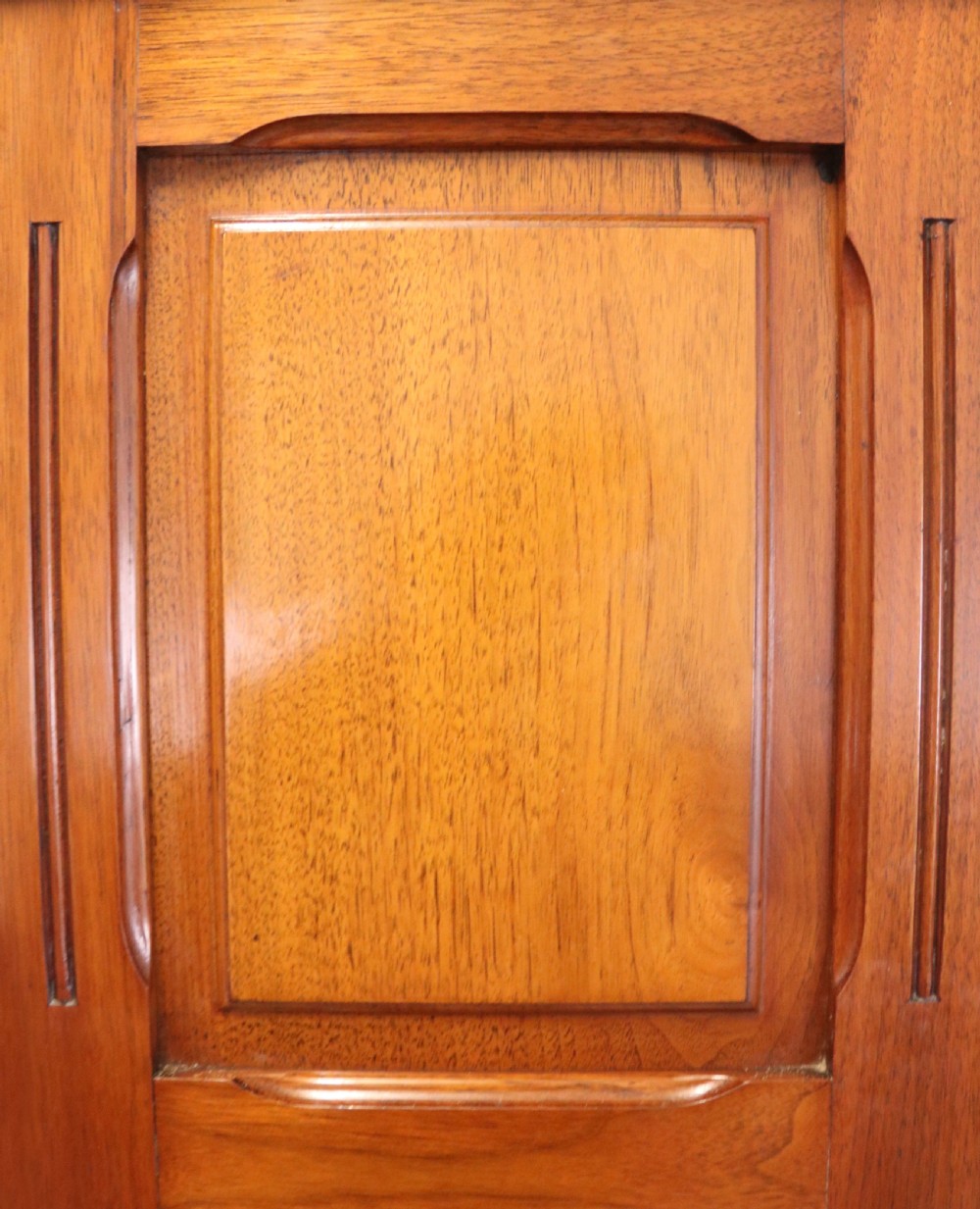Late Victorian American walnut wardrobe View VII