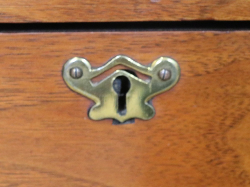 Late Victorian American walnut wardrobe View XVII