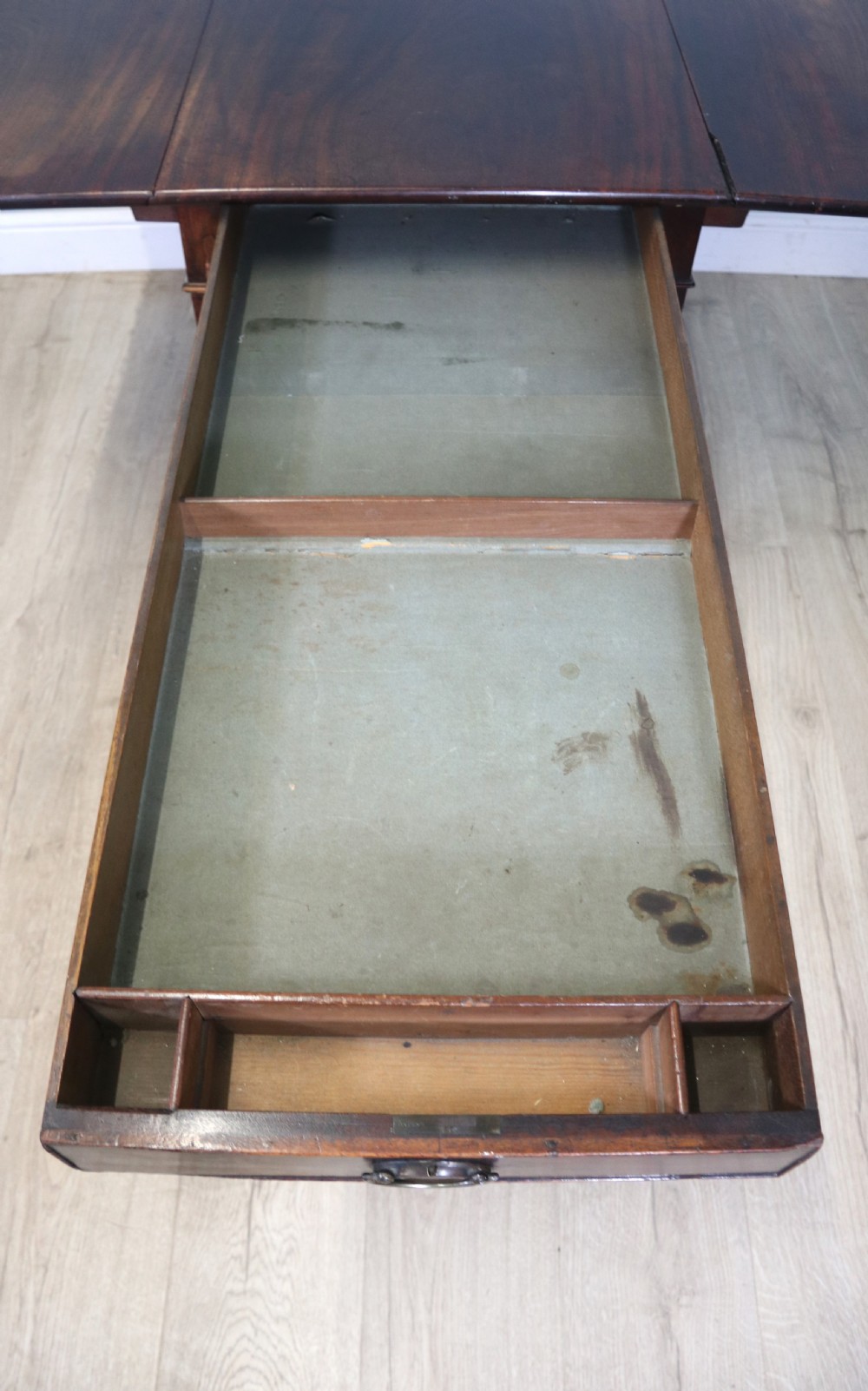  A quality late Georgian Pembroke table!  View VII