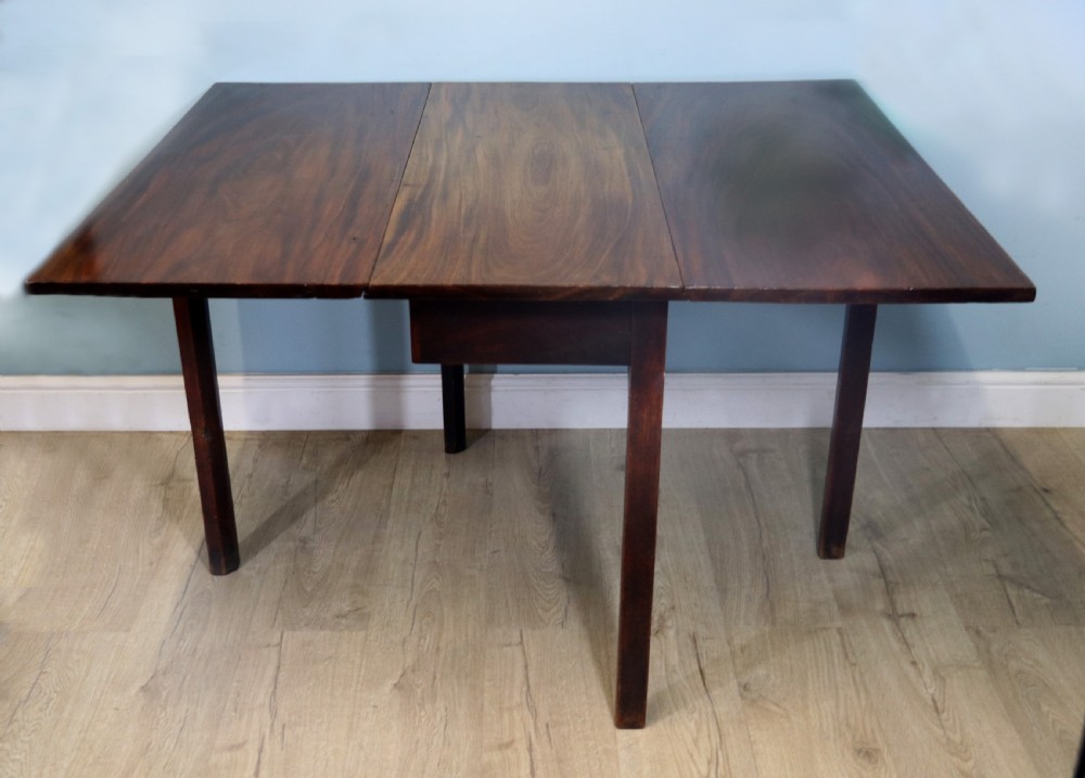  A top quality early Victorian dropleaf gateleg table!  View II
