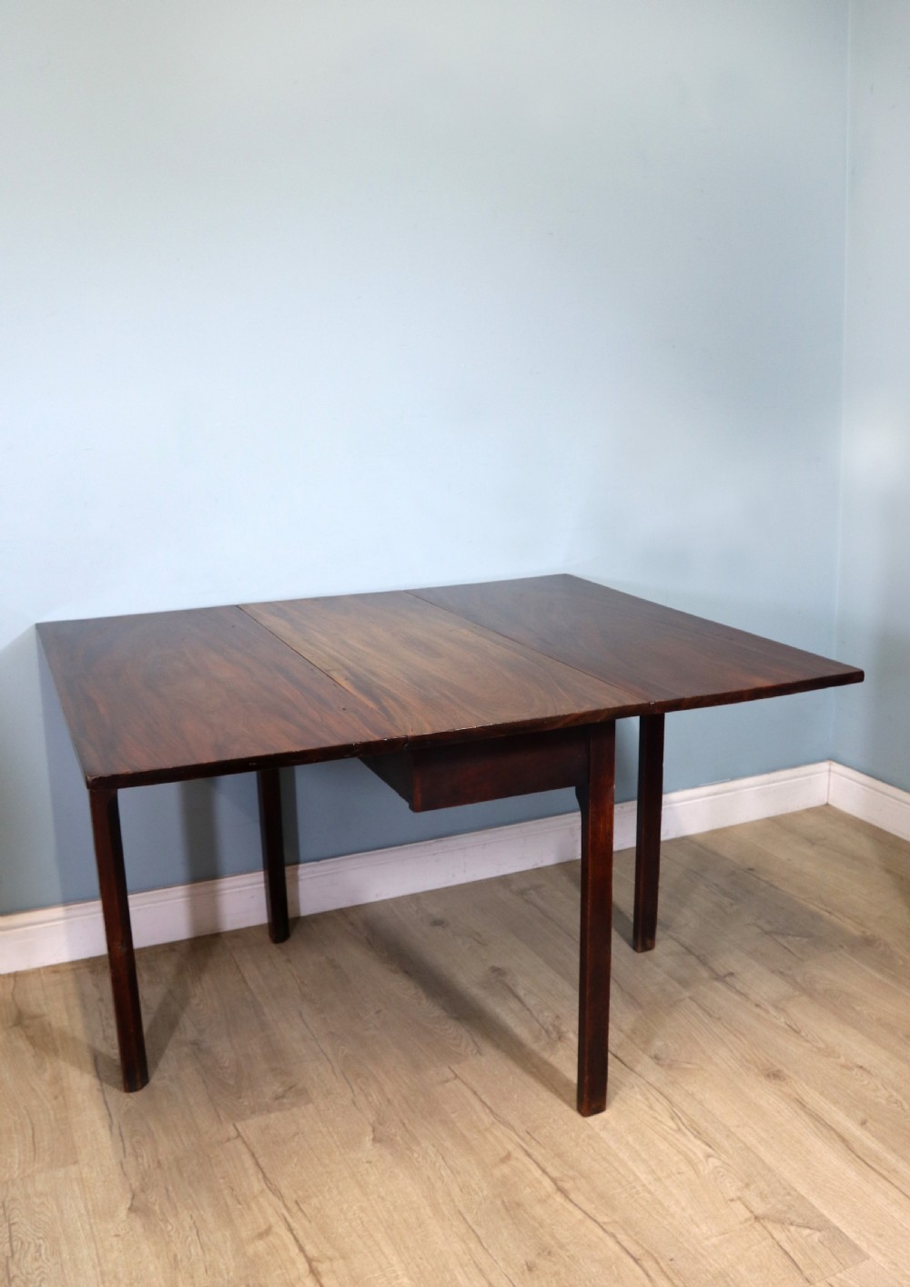  A top quality early Victorian dropleaf gateleg table!  View IV