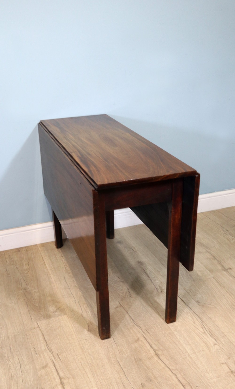  A top quality early Victorian dropleaf gateleg table!  View VII
