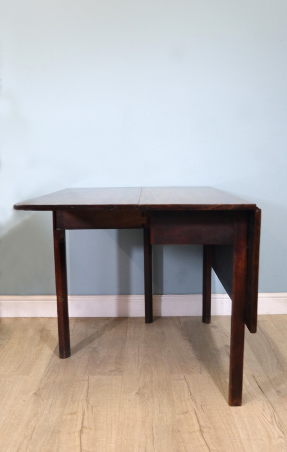  A top quality early Victorian dropleaf gateleg table!  View VIII