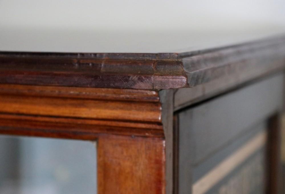 A wonderful early 20th century shop counter display cabinet!  View VII