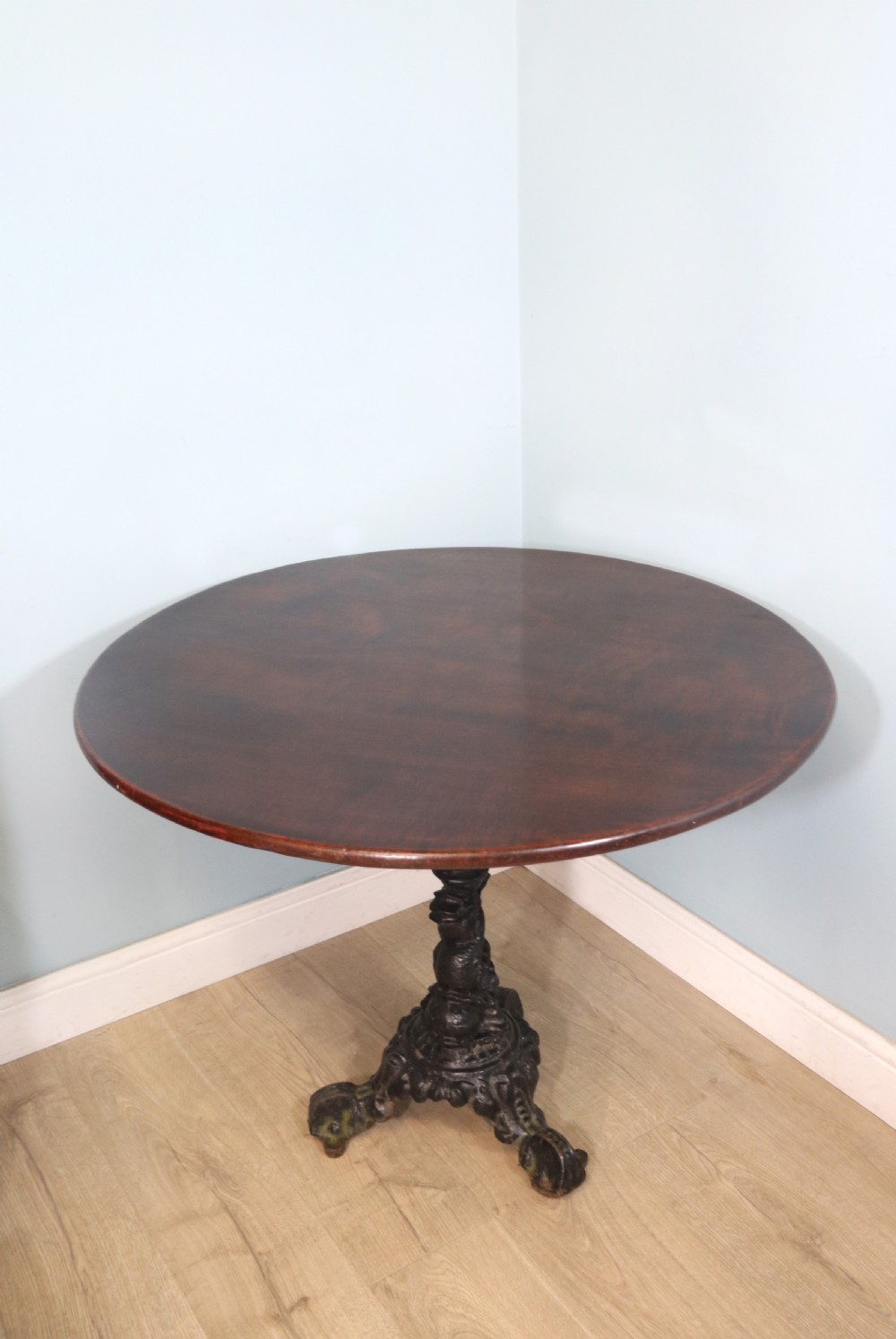 A lovely Georgian top quality pub table.