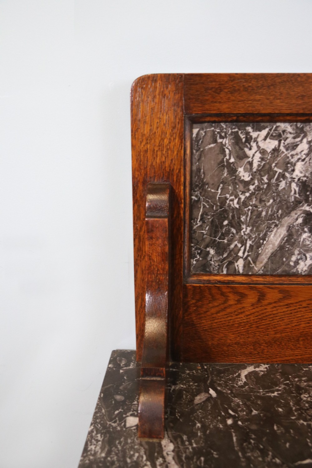 A lovely early 20th Century marble topped oak washstand. View VIII