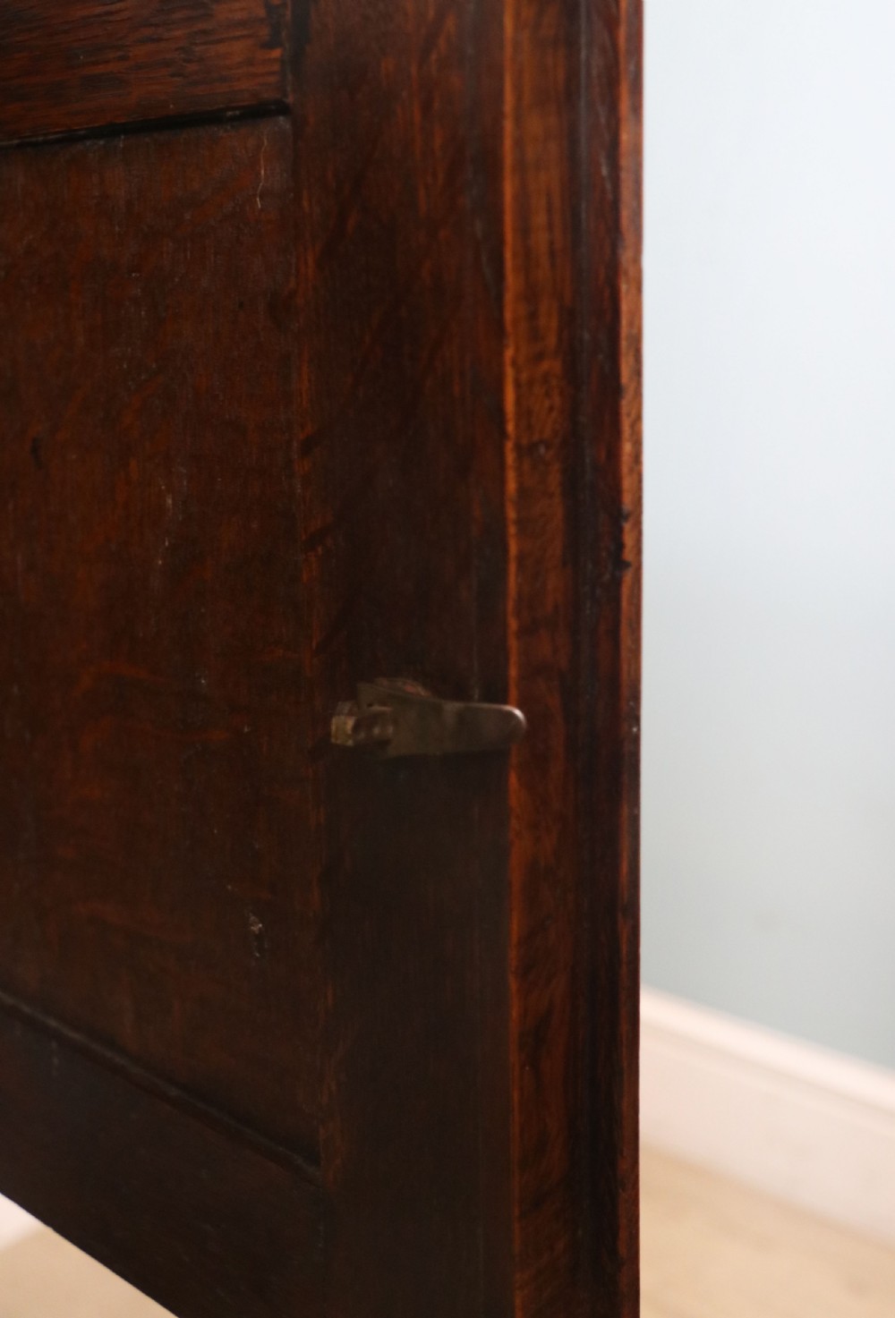 A lovely early 20th Century marble topped oak washstand. View XIII