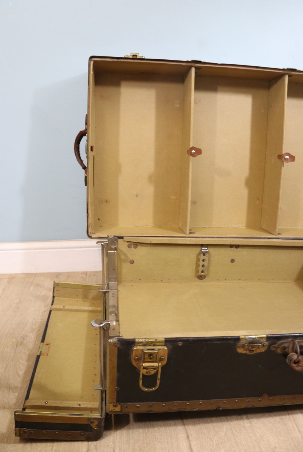 Shipping Line interest! A wonderful steamer trunk with fitted interior View VIII
