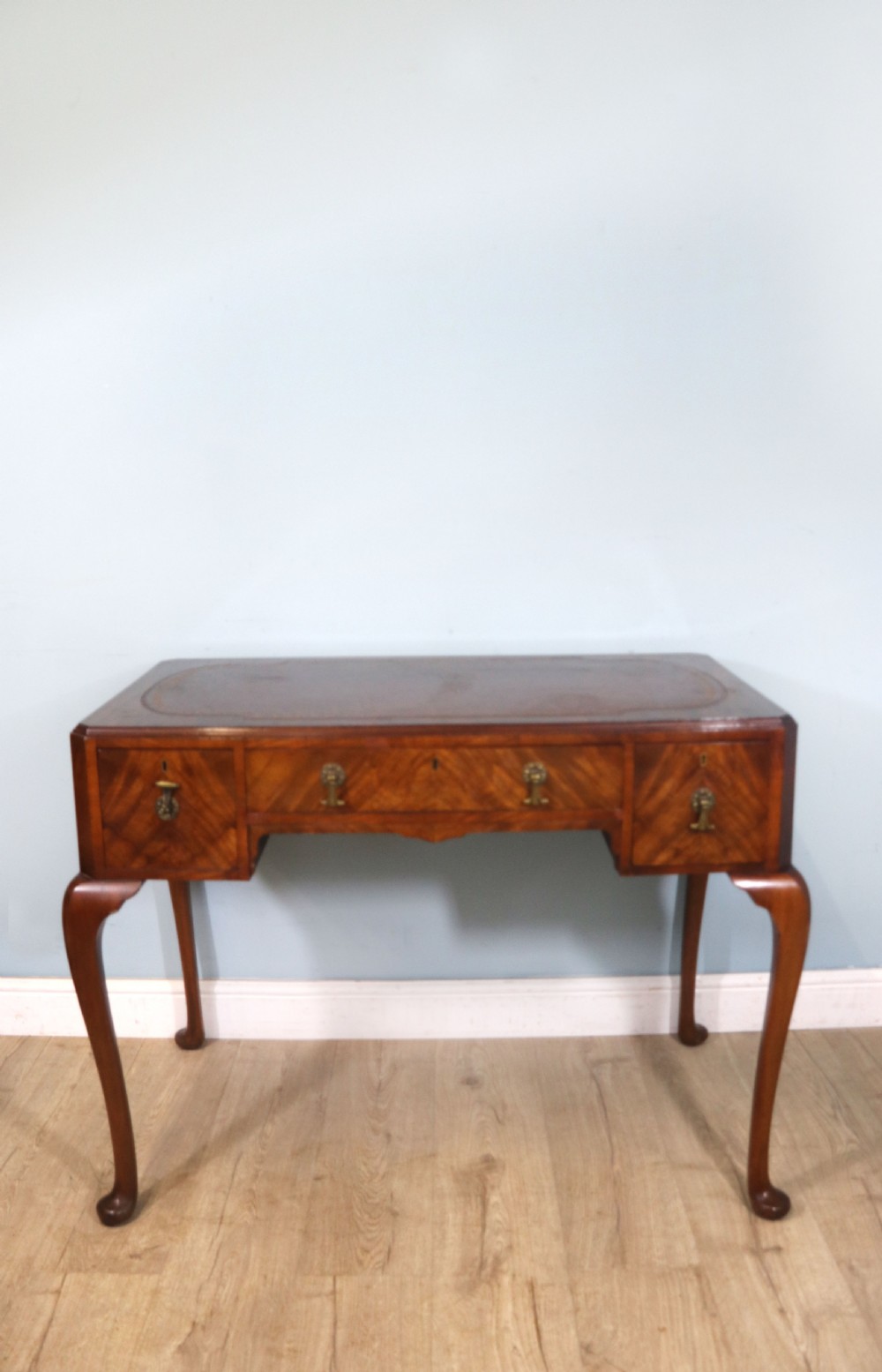 Early 20th Century walnut veneered writing table View II